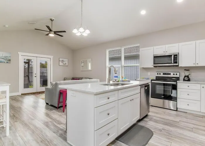 Sea Glass Paradise Pet-friendly 5 Mins From Pensacola