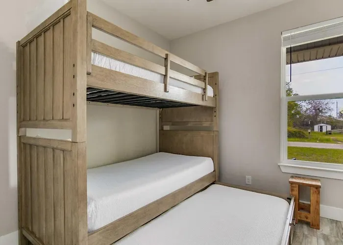 Sea Glass Paradise Pet-friendly 5 Mins From Holiday home *